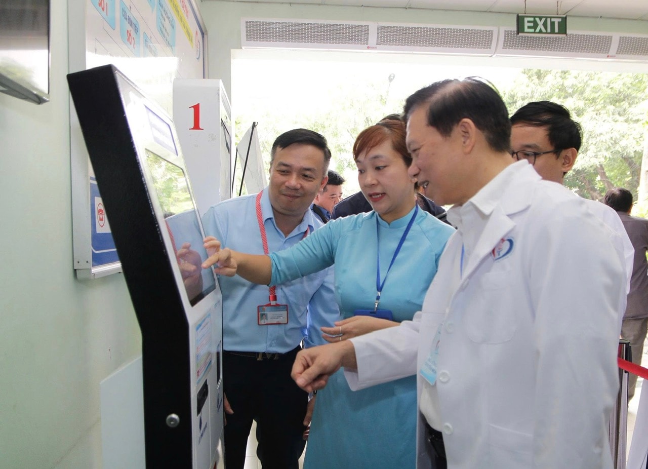 Bệnh viện Đa khoa Đống Đa là bệnh viện công lập thứ 19 của Hà Nội hoàn toàn xóa bỏ bệnh án giấy, áp dụng toàn diện bệnh án điện tử trong toàn bộ quy trình khám, chữa bệnh cho người dân.