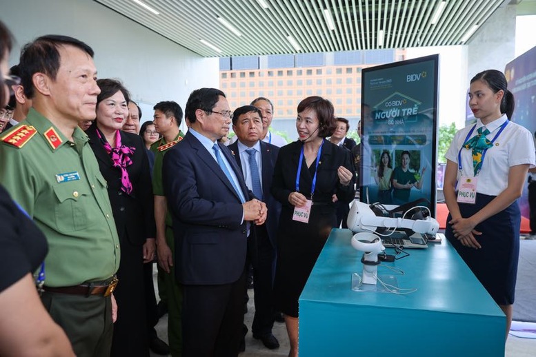 Thủ tướng: Trình cơ chế đột phá trong sáng tạo, khai thác dữ liệu trở thành trung tâm của nền kinh tế