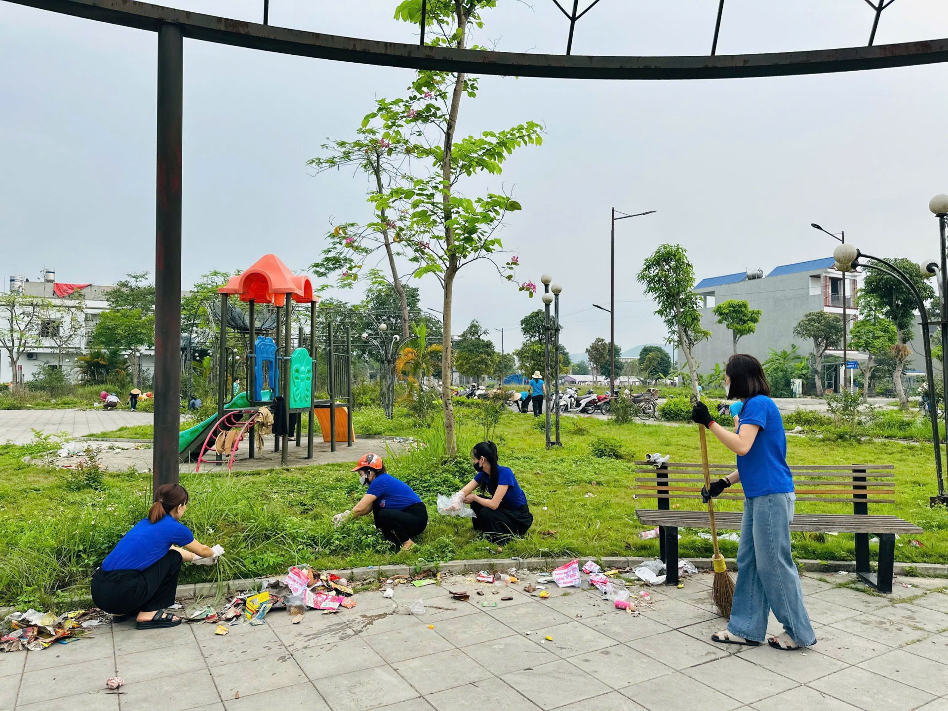 Toàn dân chung tay bảo vệ môi trường, vệ sinh tại các khu dân cư, khu vực công cộng