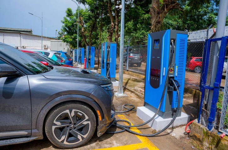 Hà Nội: Rà soát quỹ đất để phát triển trạm sạc xe điện