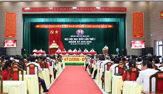 Quang cảnh Đại hội Đảng bộ xã Vạn An lần thứ I. Quang cảnh Đại hội Đảng bộ xã Vạn An lần thứ I.