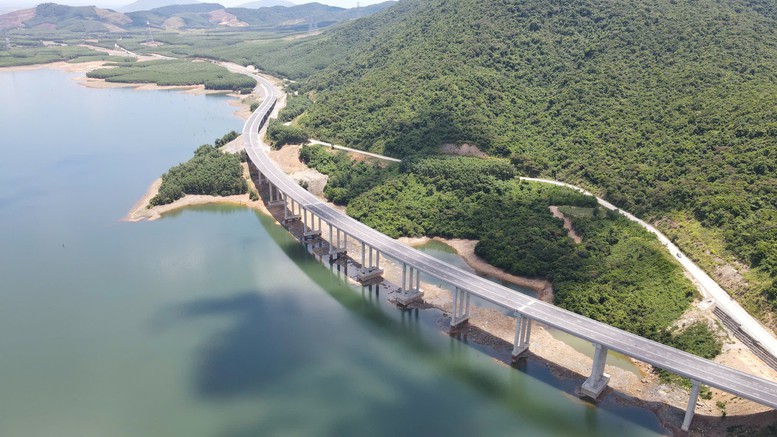 Cao tốc Vũng Áng - Bùng khởi công tháng 1/2023 với tổng vốn hơn 12.540 tỷ đồng - Ảnh: Báo Xây dựng Cao tốc Vũng Áng - Bùng khởi công tháng 1/2023 với tổng vốn hơn 12.540 tỷ đồng - Ảnh: Báo Xây dựng