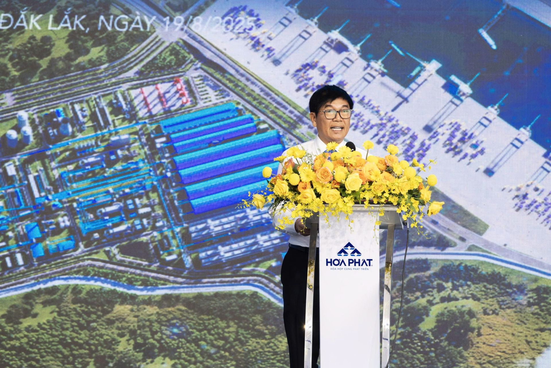 Chủ tịch Tập đoàn Hòa Phát Trần Đình Long phát biểu tại Lễ khởi động. Ảnh: HPG