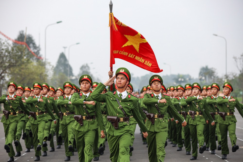 80 năm qua, lực lượng CAND luôn “Trung thành với Đảng - tận tụy với dân - vì nước quên thân, vì dân phục vụ”. Ảnh: Nguyễn Thắng