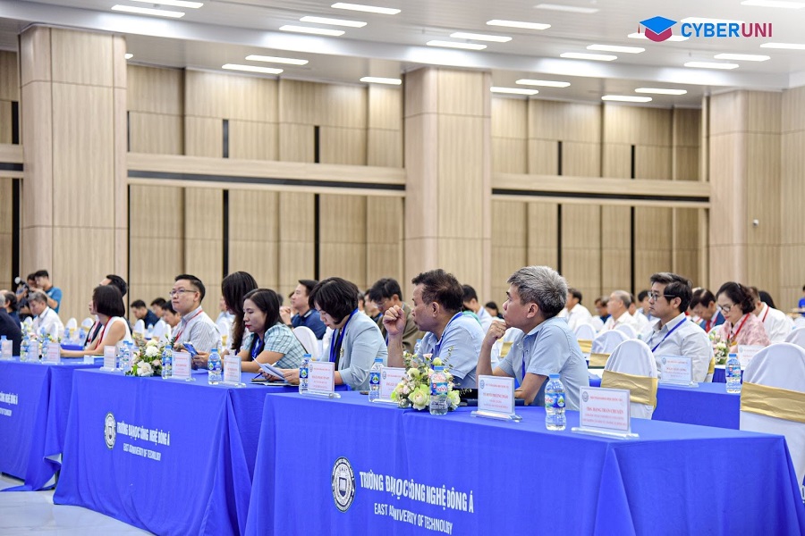 Các đại biểu tham dự Hội thảo