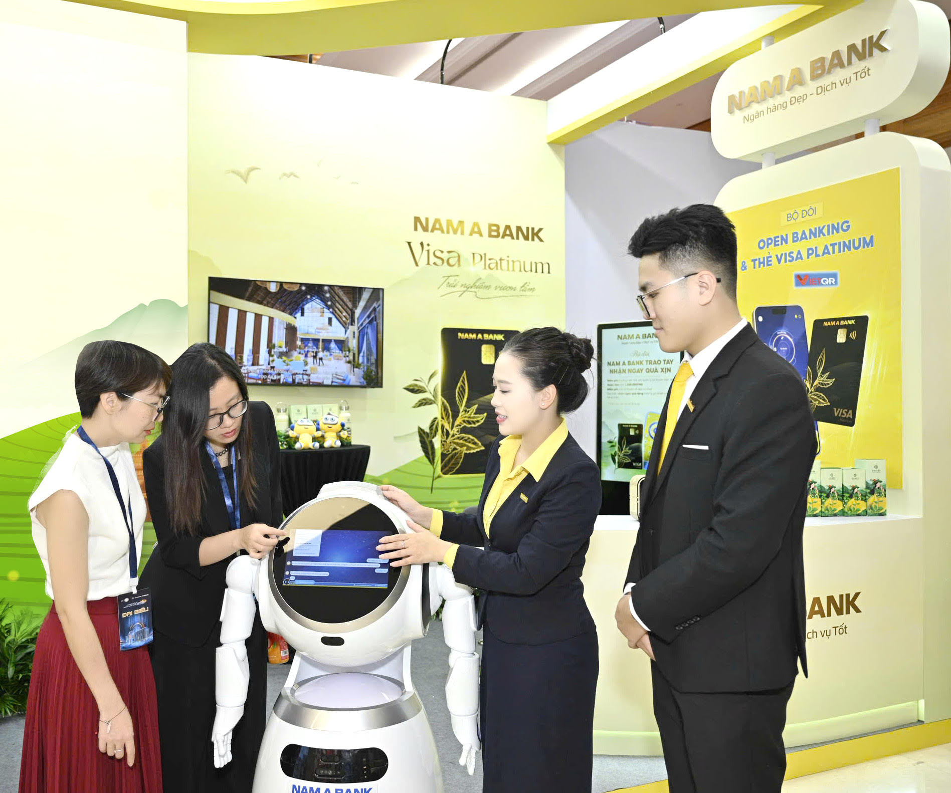 Nam A Bank mang nhiều giải pháp và công nghệ nổi bật đến sự kiện “Chuyển đổi số ngành Ngân hàng 2025”. (Ảnh: Nam A Bank)