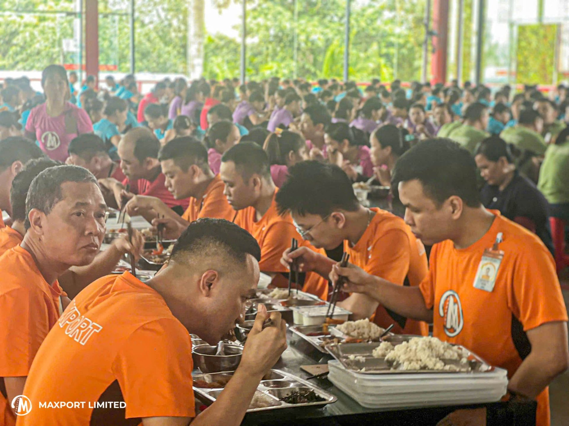 Ninh Bình tổ chức “Bữa cơm Công đoàn” và trao quà cho người lao động nhân dịp Quốc khánh 2/9 (Ảnh: Nguồn Báo Ninh Bình) Ninh Bình tổ chức “Bữa cơm Công đoàn” và trao quà cho người lao động nhân dịp Quốc khánh 2/9 (Ảnh: Nguồn Báo Ninh Bình)