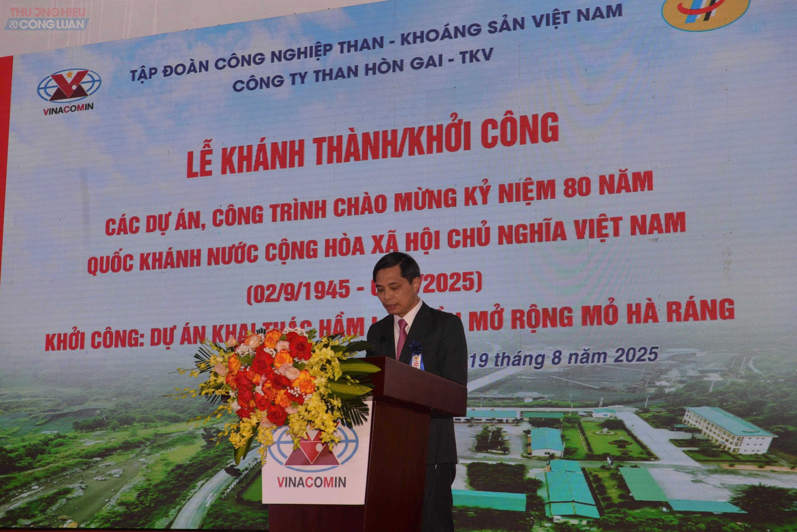 Ông Vũ Văn Diện - Phó Chủ tịch Thường trực UBND tỉnh Quảng Ninh phát biểu tại lễ khởi công.