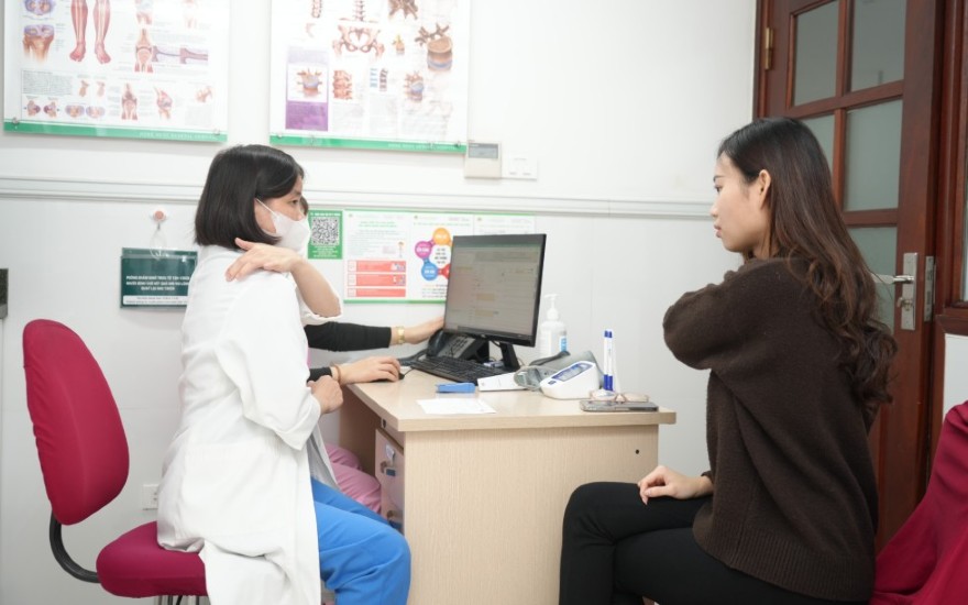 80% nhân viên văn phòng từng ít nhất 1 lần cảm thấy đau vùng cổ vai gáy