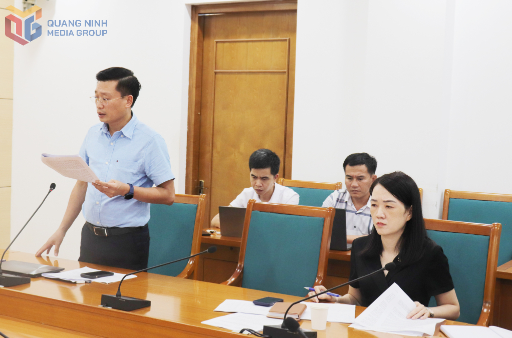 Lãnh đạo Sở Nông nghiệp và Môi trường phát biểu tại cuộc họp.