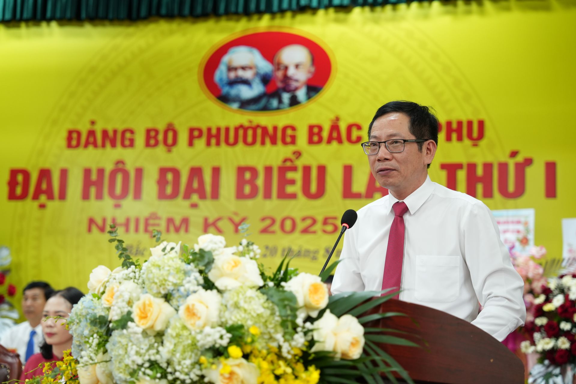 Đồng chí Vũ Tiến Phụng, Uỷ viên Ban Thường vụ Thành uỷ, Giám đốc Sở Nội vụ phát biểu chỉ đạo Đại hội