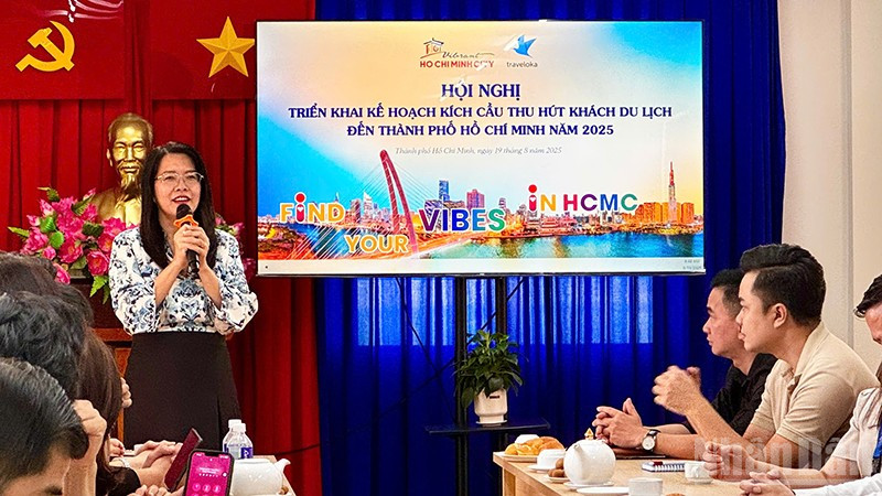 Bà Nguyễn Thị Ánh Hoa, Giám đốc Sở Du lịch TP. Hồ Chí Minh phát biểu tại hội nghị