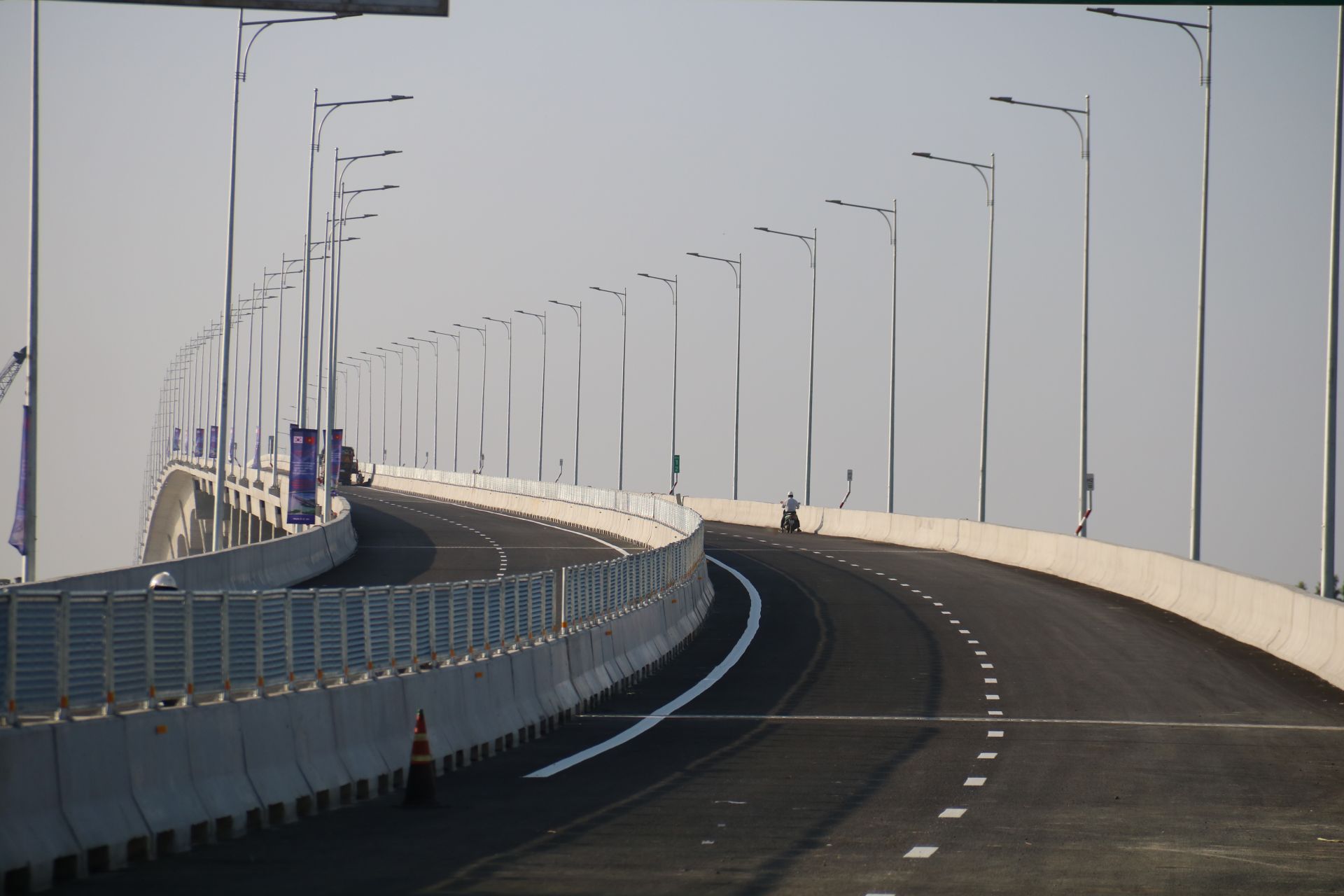 Từ sáng nay, các phương tiện được lưu thông