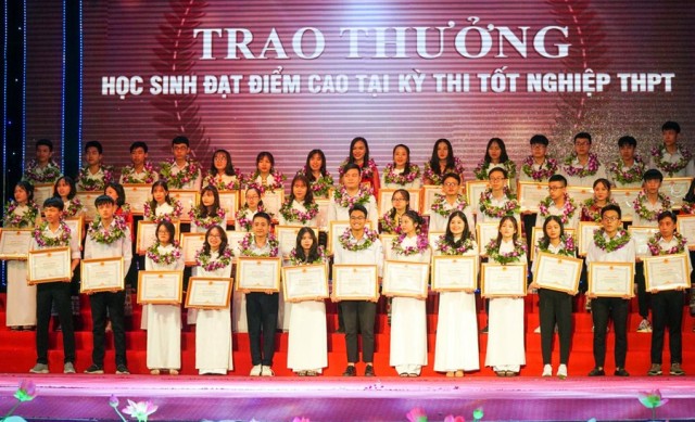 Nghệ An chi hơn 1,4 tỷ đồng khen thưởng học sinh đạt điểm cao kỳ thi tốt nghiệp THPT 2025