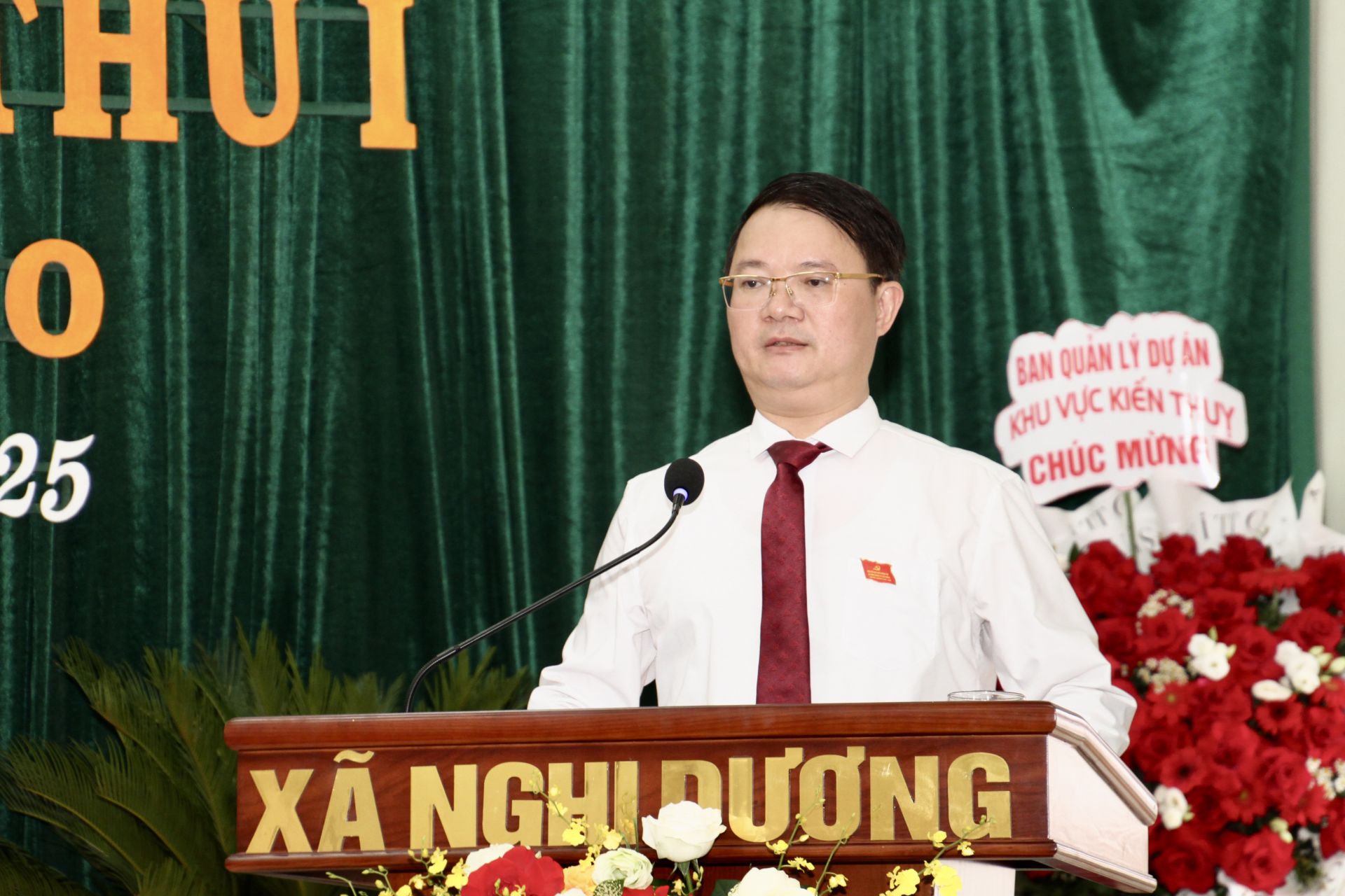 Đồng chí Phạm Trung Huy, Bí thư Đảng uỷ xã Nghi Dương phát biểu khai mạc Đại hội.