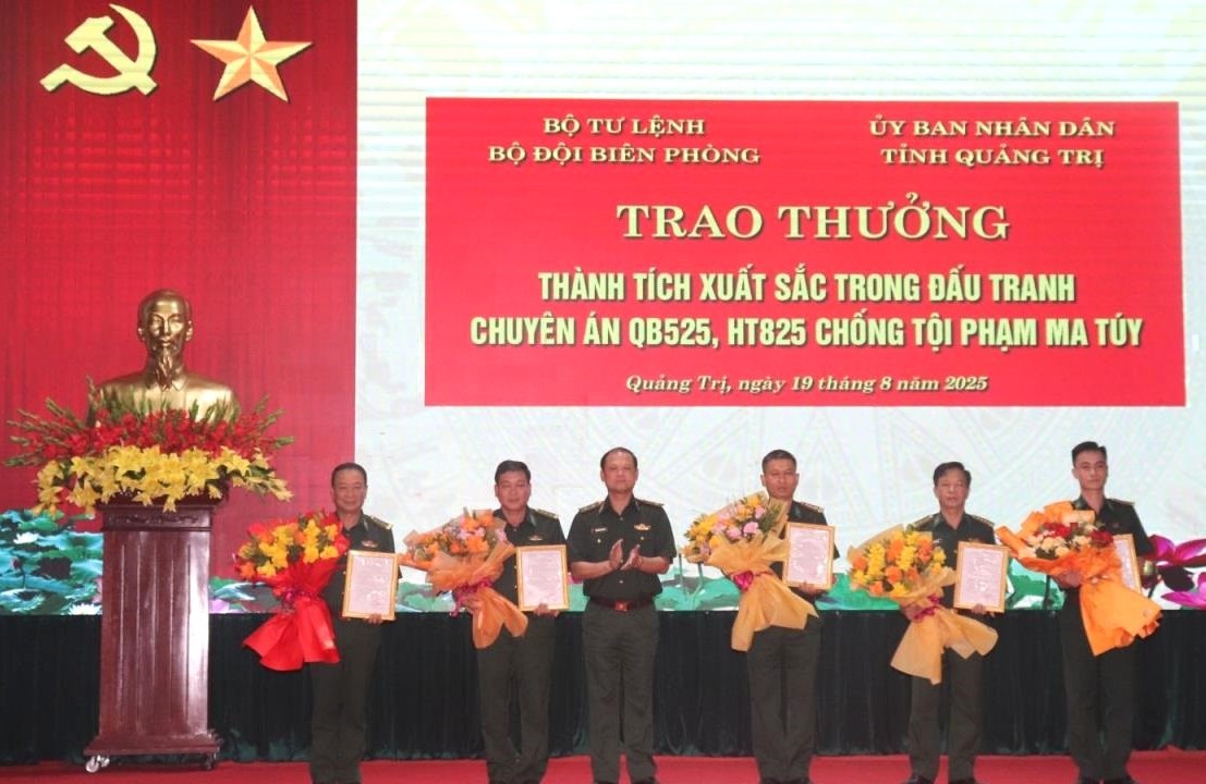 Trao thưởng lực lượng phá thành công 2 chuyên án ma túy lớn QB525 và HT825