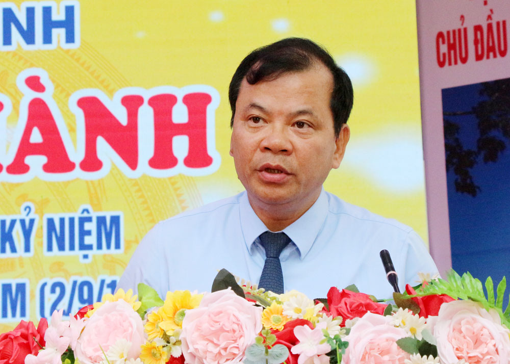 Đồng chí Phan Thế Tuấn, Phó Chủ tịch UBND tỉnh phát biểu tại buổi lễ.