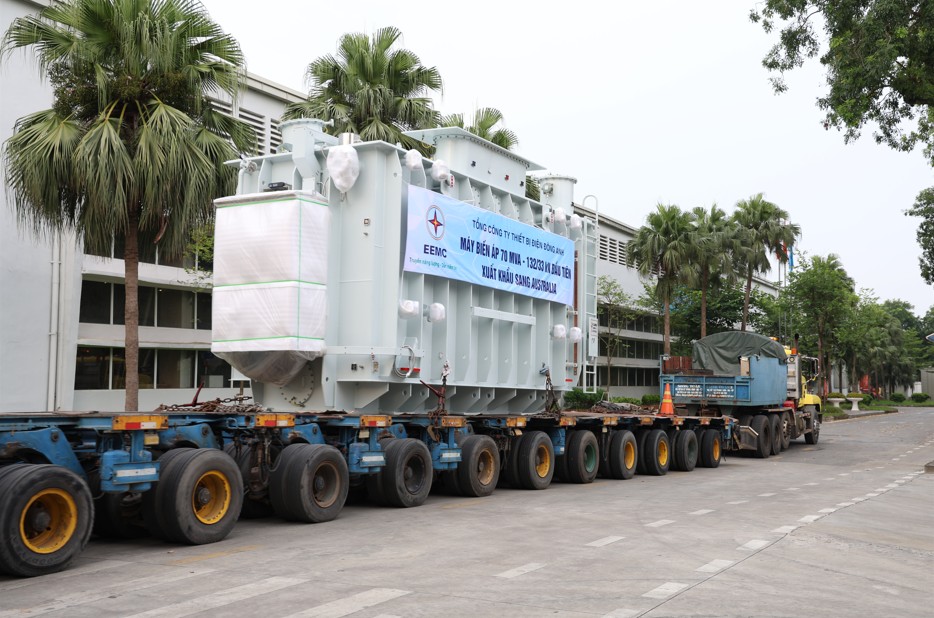 Máy biến áp 70 MVA - 132/33 kV trên xe dời nhà máy tới cảng Hải Phòng