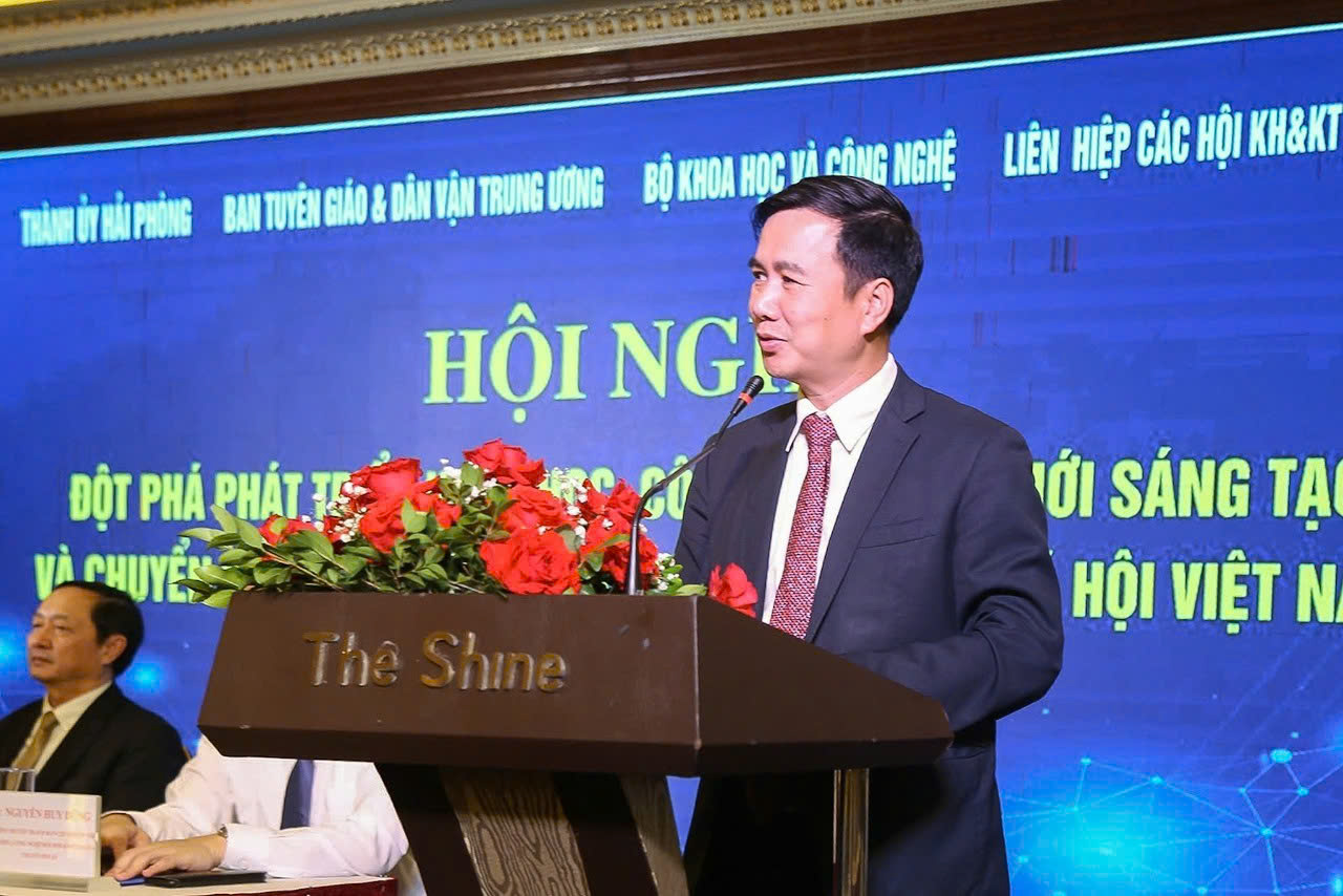 Thứ trưởng Bùi Thế Duy trình bày về Luật Khoa học, Công nghệ và Đổi mới sáng tạo năm 2025