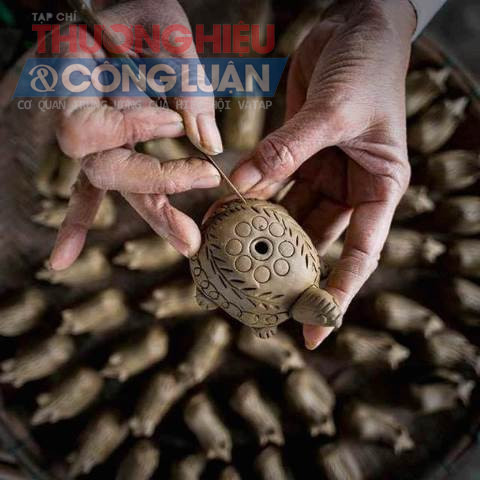 Làng gốm Thanh Hà là địa điểm du lịch hấp dẫn du khách khi đến Hội An. Làng gốm Thanh Hà là địa điểm du lịch hấp dẫn du khách khi đến Hội An.