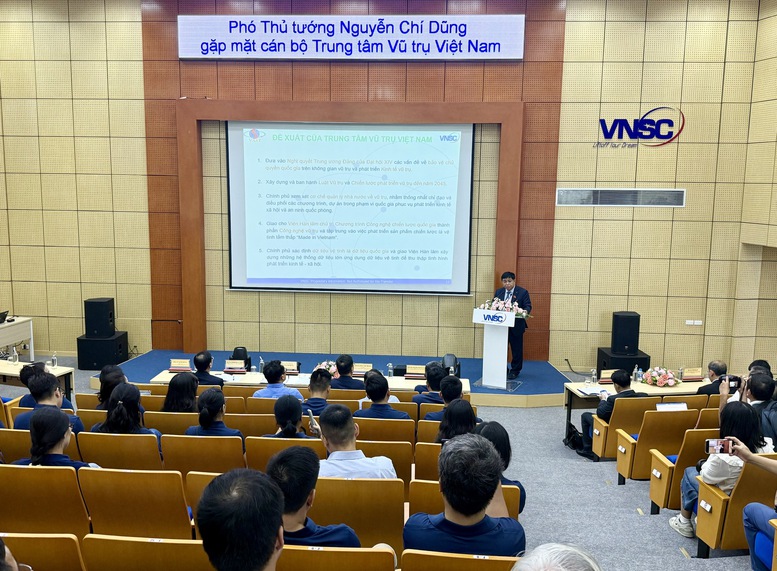 Phó Thủ tướng nhấn mạnh: "Những kết quả này đã góp phần khẳng định năng lực nghiên cứu khoa học và phát triển công nghệ của Việt Nam trong các lĩnh vực có yêu cầu cao về trình độ và tính chuyên môn" - Ảnh: VGP/Thu Sa