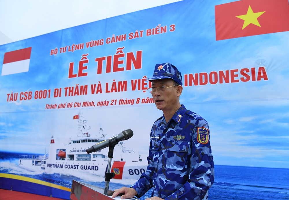 Đại tá Nguyễn Trần Đông, Phó Tư lệnh Vùng CSB 3, Trưởng đoàn công tác phát biểu hứa hẹn trước khi lên đường làm nhiệm vụ tại Indonesia