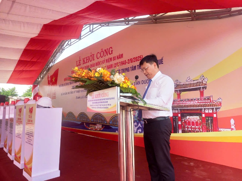 Ông Nguyễn Thanh Bình- Phó chủ tịch UBND TP Huế phát biểu tại Lễ khởi công dự án tái định cư An Vân Dương