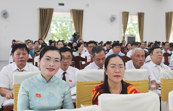 Các đại biểu đảng viên Đảng bộ xã Long Hải tham dự Đại hội