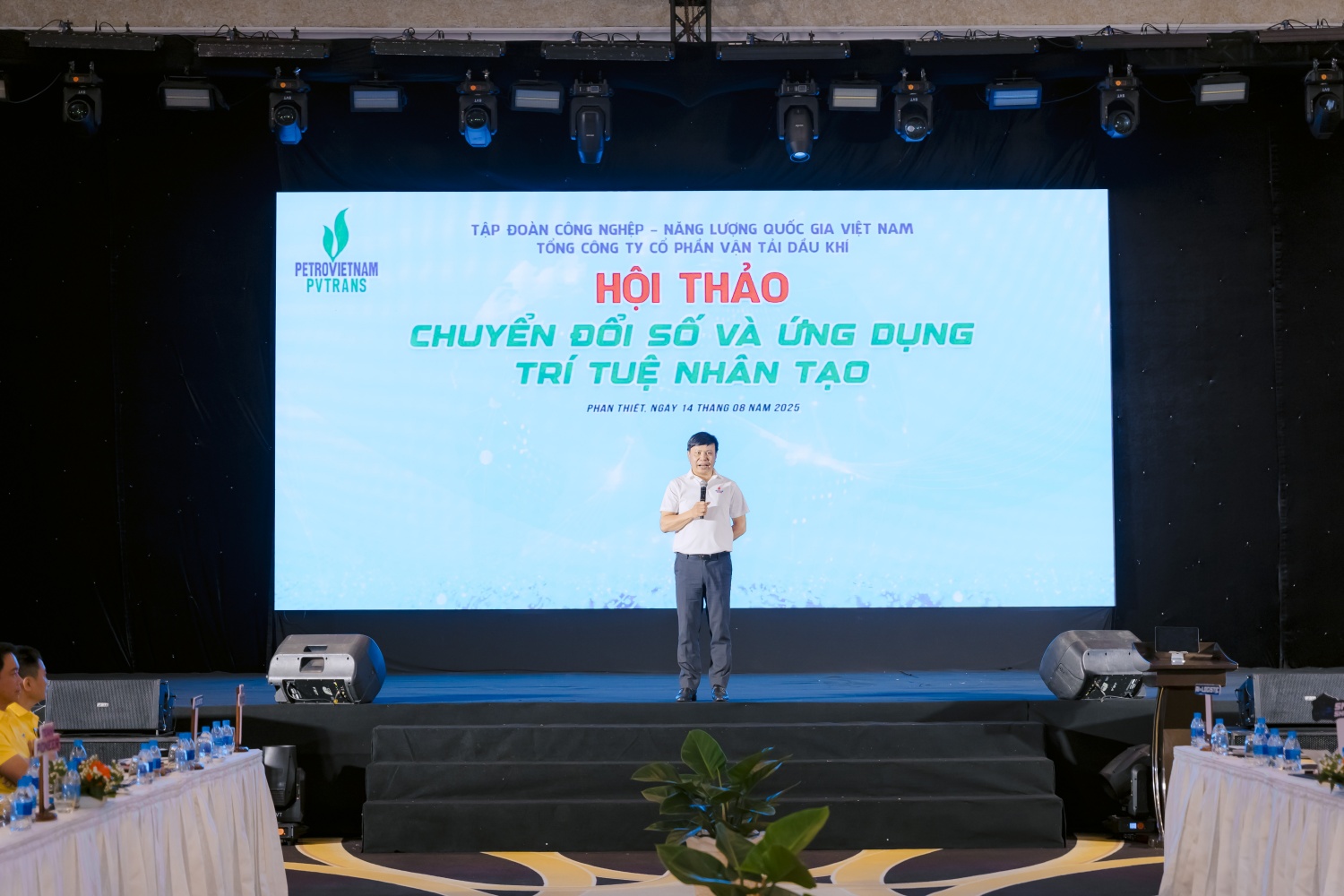 Ông Phạm Việt Anh biểu dương tinh thần chuẩn bị nghiêm túc, trách nhiệm và sáng tạo của các đội