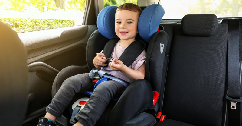 Từ 2026, trẻ dưới 10 tuổi không được ngồi ghế trước ô tô, vi phạm có thể bị phạt đến 1 triệu đồng