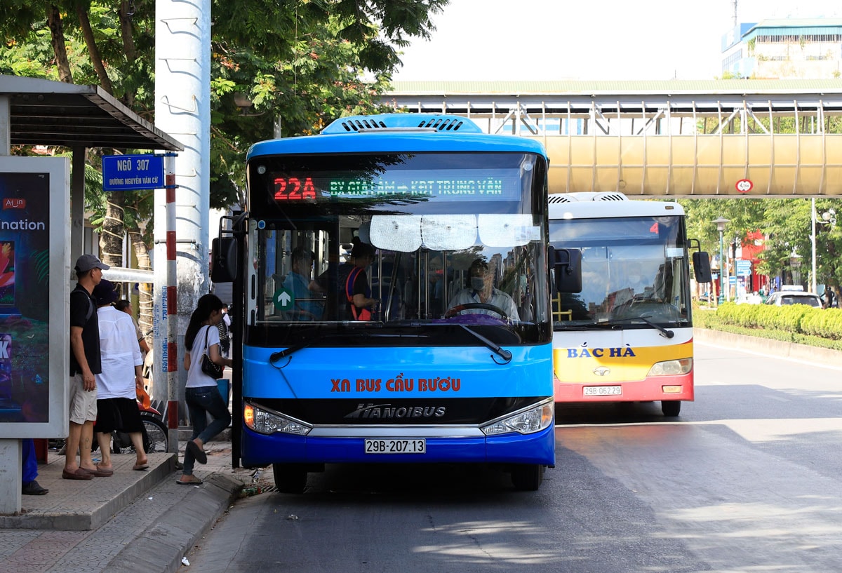 Hà Nội: Tạm dừng hoạt động 19 tuyến xe buýt phục vụ Tổng hợp luyện diễu binh, diễu hành