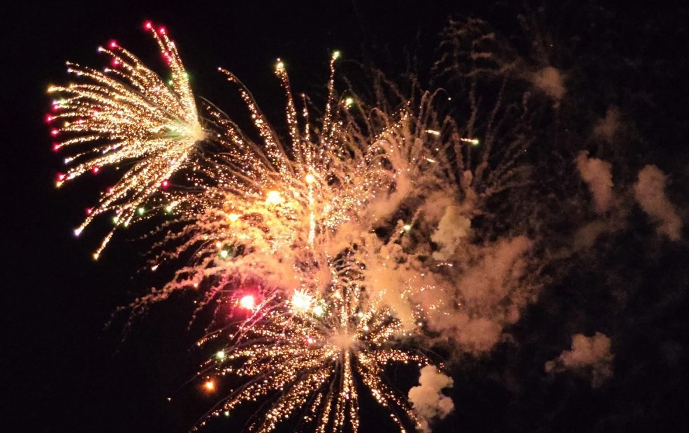 Bắn pháp hoa ở 02 điểm dịp kỷ niệm 80 năm Cách mạng tháng Tám và Quốc khánh 02/9. Bắn pháp hoa ở 02 điểm dịp kỷ niệm 80 năm Cách mạng tháng Tám và Quốc khánh 02/9.