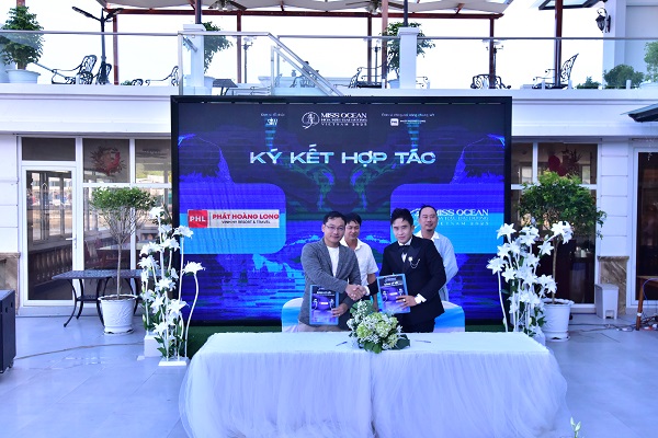 Ký kết hợp tác giữa BTC HHĐD 2025 và Vĩnh Hy Resort