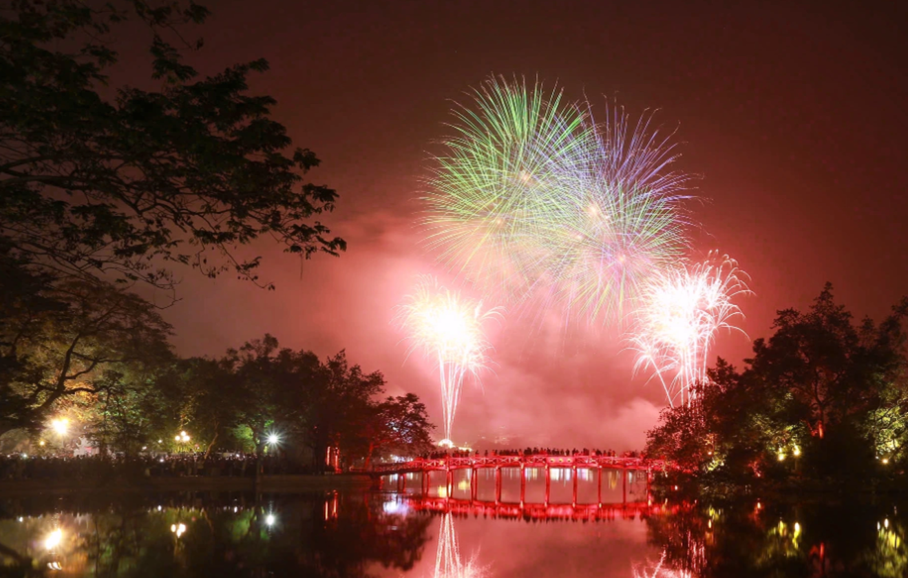 Hà Nội có 5 điểm bắn gồm 6 trận địa bắn pháo hoa tầm cao kết hợp tầm thấp và hỏa thuật vào tối Quốc khánh 2/9. (Ảnh minh họa) Hà Nội có 5 điểm bắn gồm 6 trận địa bắn pháo hoa tầm cao kết hợp tầm thấp và hỏa thuật vào tối Quốc khánh 2/9. (Ảnh minh họa)