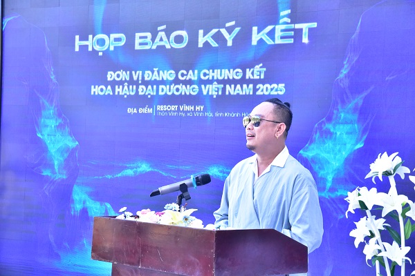 Ông Võ Việt Chung – Nhà sáng lập, Trưởng Ban Tổ chức cuộc thi HHĐD phát biểu