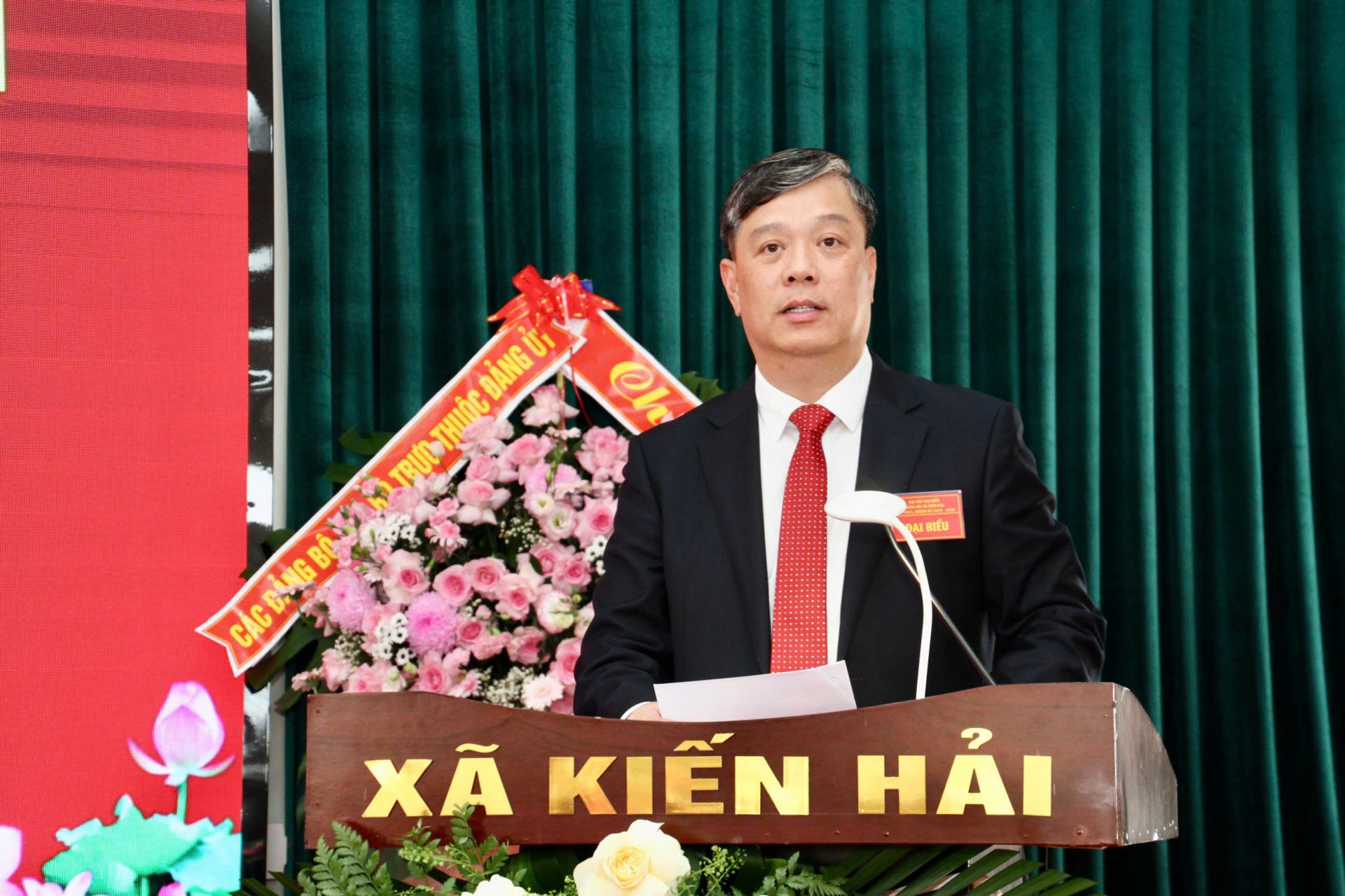 Đồng chí Đỗ Đức Hòa, Bí thư Đảng ủy, Chủ tịch HĐND xã phát biểu khai mạc Đại hội.