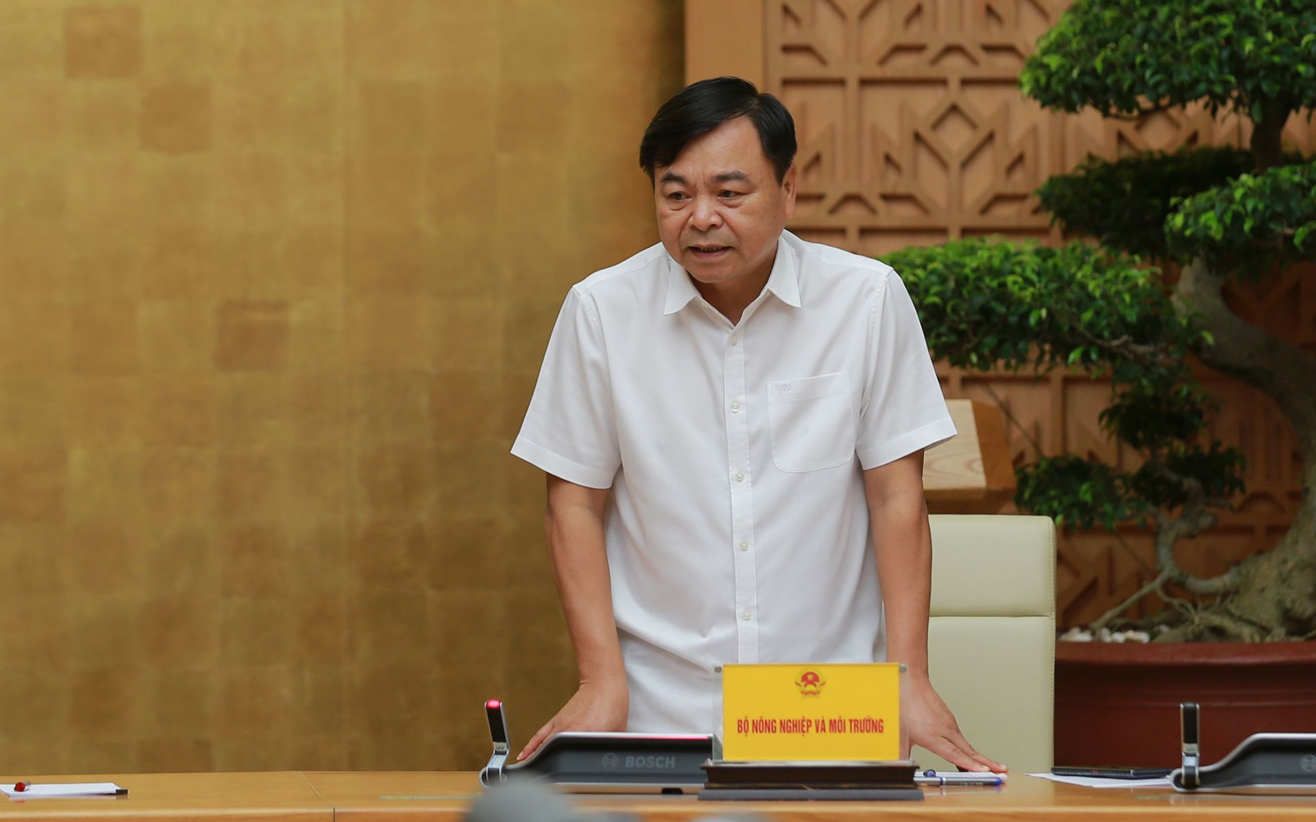 Lãnh đạo các bộ, ngành, địa phương báo cáo - Ảnh: VGP/Minh Khôi