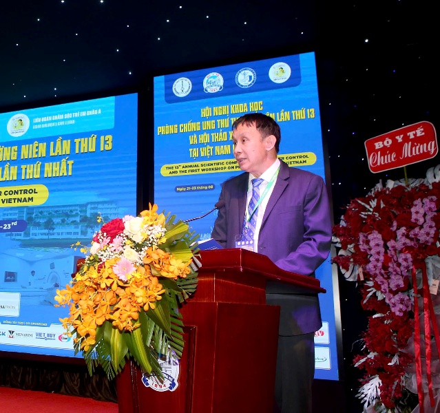 GS>TS Phạm Như Hiệp phát biểu tại hội nghị GS>TS Phạm Như Hiệp phát biểu tại hội nghị