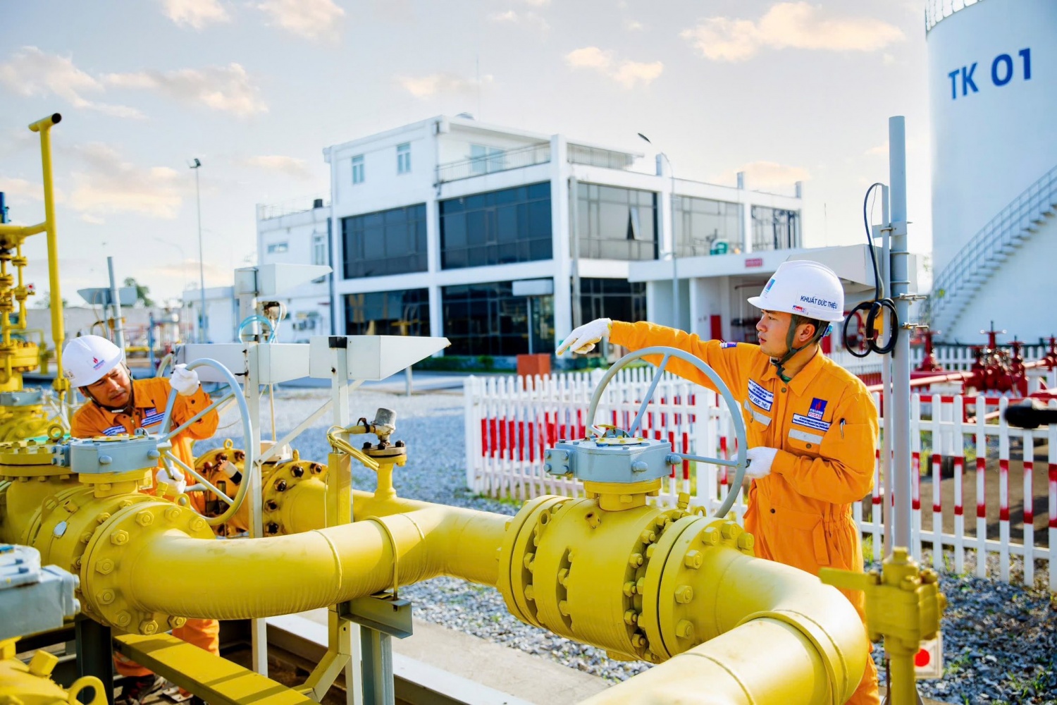 PV GAS luôn quan tâm xây dựng đội ngũ nguồn nhân lực chuyên nghiệp, trình độ cao PV GAS luôn quan tâm xây dựng đội ngũ nguồn nhân lực chuyên nghiệp, trình độ cao