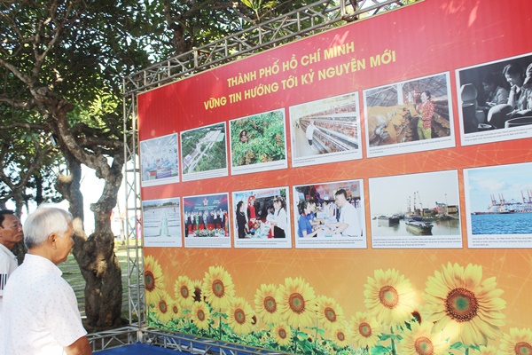 Triển lãm được người dân, du khách quan tâm