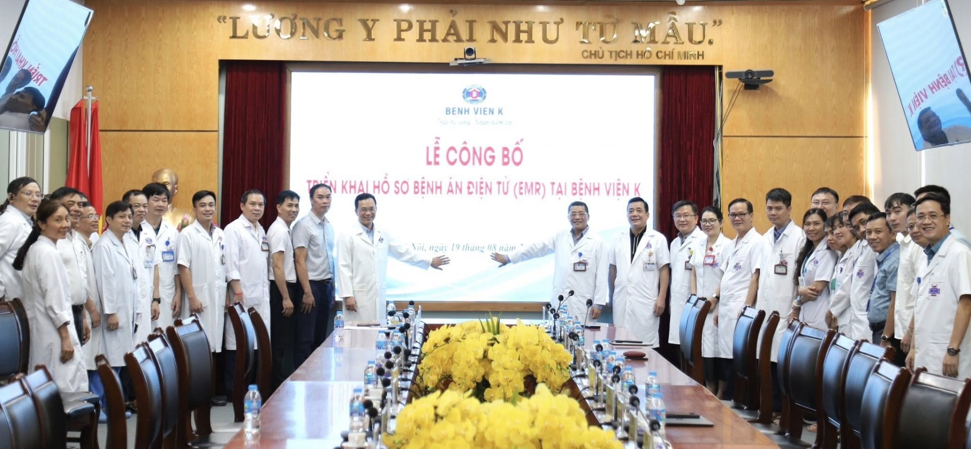Thực hiện bệnh án điện tử ở Bệnh viện K, cả nhân viên y tế và người bệnh đều hưởng lợi. Ảnh: BVCC