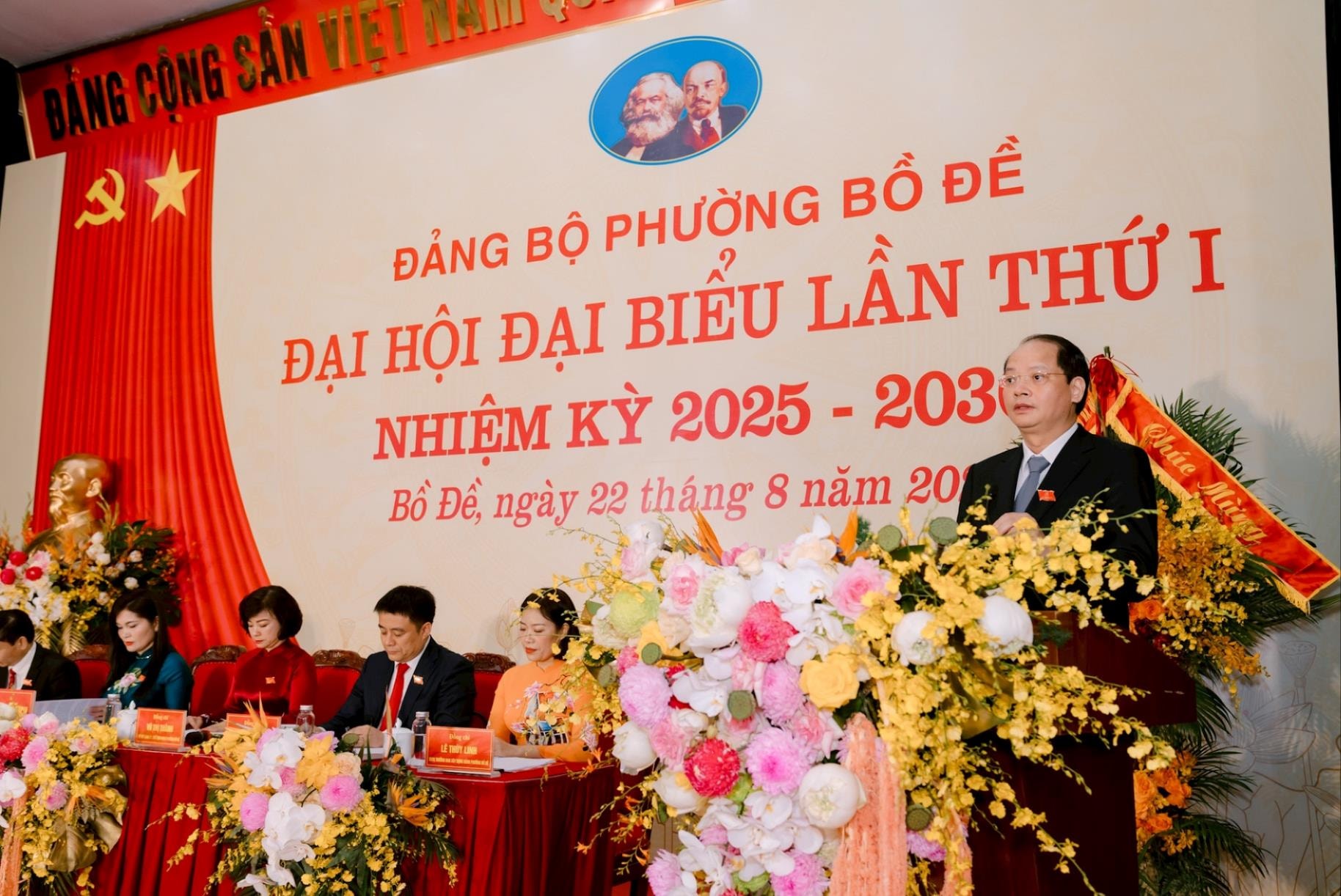 Trưởng ban Tuyên giáo và Dân vận Thành ủy Hà Nội Nguyễn Doãn Toản phát biểu chỉ đạo tại Đại hội. Trưởng ban Tuyên giáo và Dân vận Thành ủy Hà Nội Nguyễn Doãn Toản phát biểu chỉ đạo tại Đại hội.