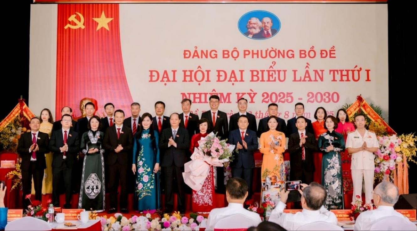 Ban chấp hành Đảng bộ phường Bồ Đề nhiệm kỳ 2025-2030 ra mắt Đại hội Ban chấp hành Đảng bộ phường Bồ Đề nhiệm kỳ 2025-2030 ra mắt Đại hội