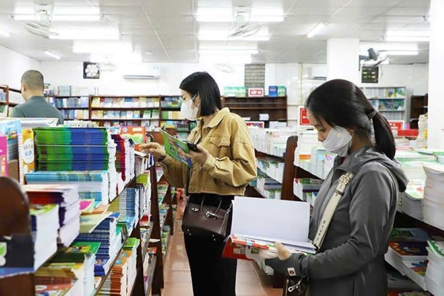 Các bậc phụ huynh cần tìm hiểu kỹ thông tin, chọn mua sách giáo khoa ở những cửa hàng đáng tin cậy.