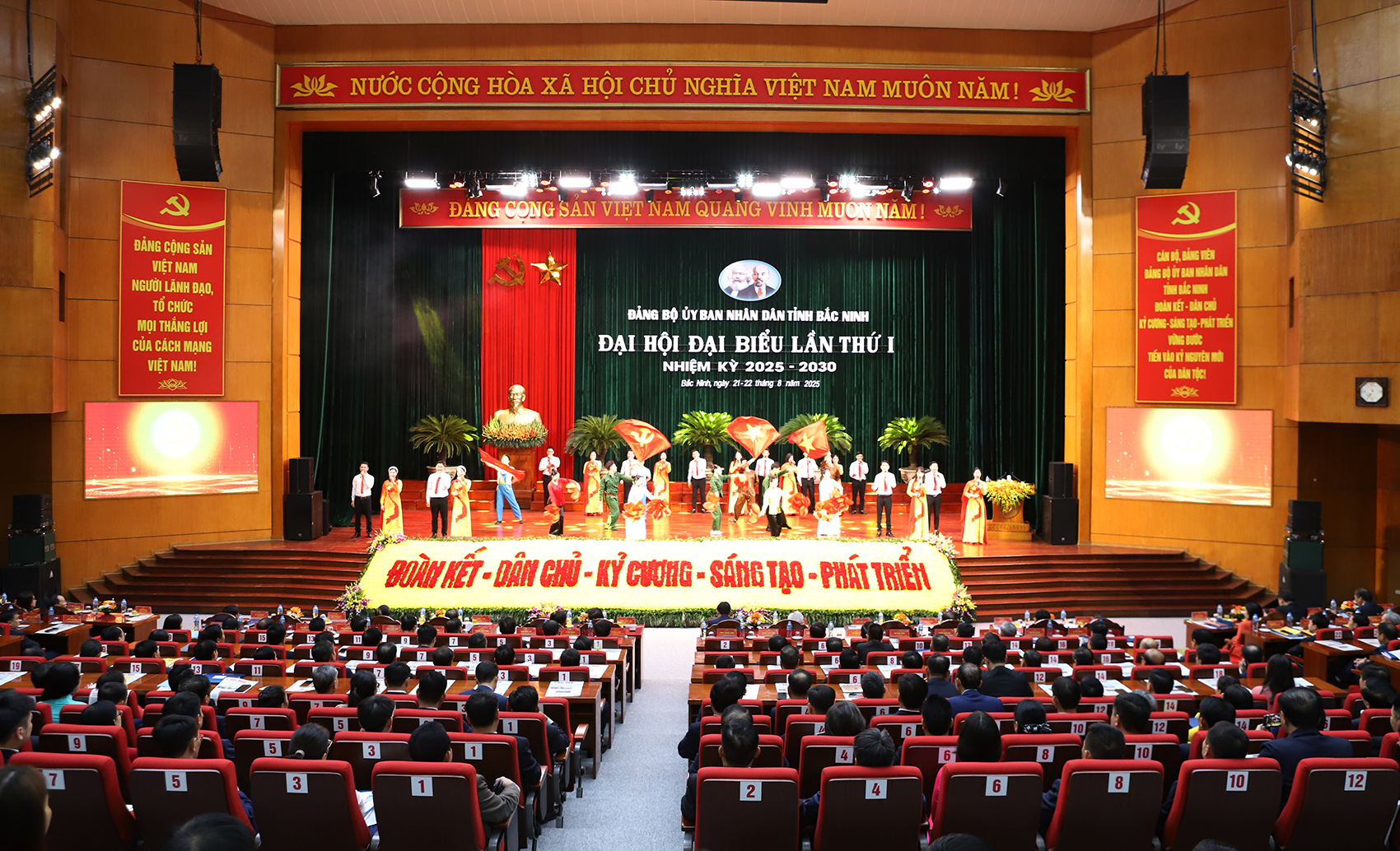 Toàn cảnh Đại hội.