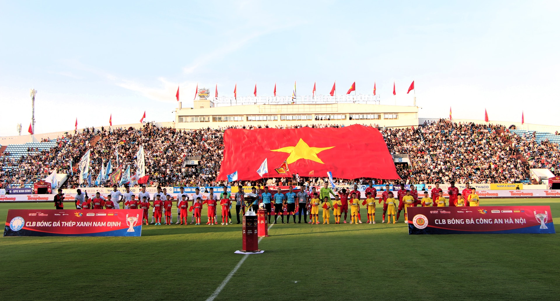 Toàn cảnh Lễ khai mạc giải đấu Siêu cúp Bóng đá Quốc gia 2024/2025 – Cúp THACO