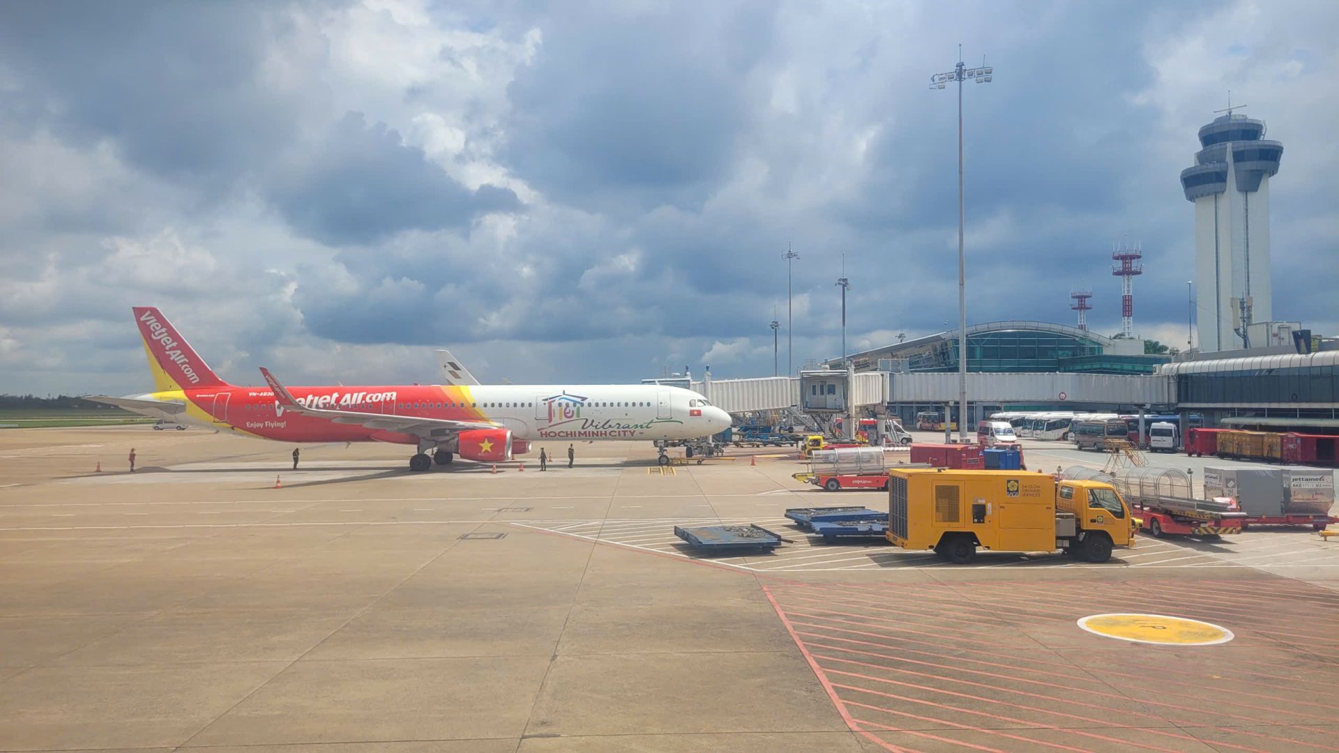 Sân bay Tân Sơn Nhất dự kiến đón 130.000 khách trong ngày cao điểm dịp 2/9