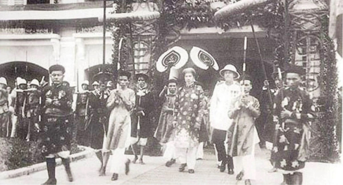 Vua Bảo Đại, vị vua cuối cùng của chế độ phong kiến đã tồn tại hàng ngàn năm ở Việt Nam, vào chiều 30/8/1945 thoái vị, mở ra một trang sử mới của dân tộc. (Ảnh tư liệu/VOV) Vua Bảo Đại, vị vua cuối cùng của chế độ phong kiến đã tồn tại hàng ngàn năm ở Việt Nam, vào chiều 30/8/1945 thoái vị, mở ra một trang sử mới của dân tộc. (Ảnh tư liệu/VOV)