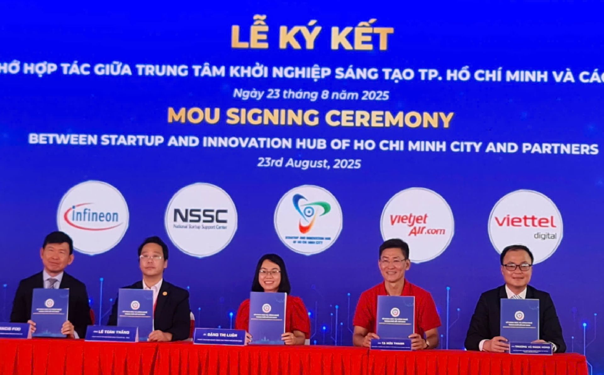 Sở Khoa học và Công nghệ TP HCM, SIHUB ký kết ghi nhớ hợp tác với các đối tác, sáng 23/8