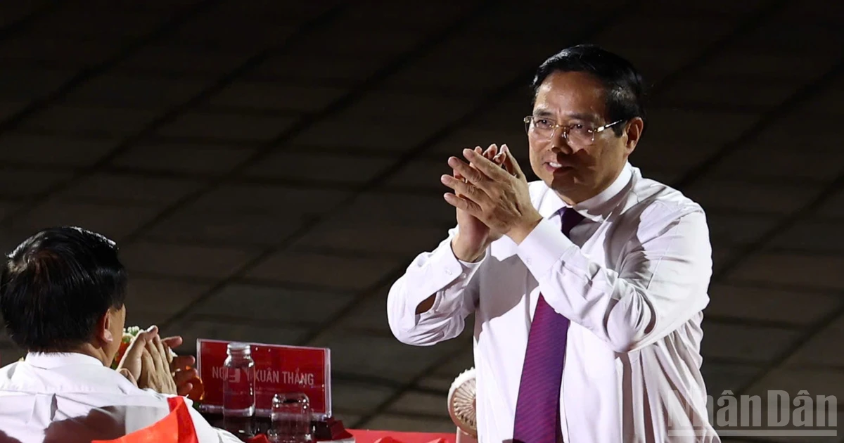 [Ảnh] Chương trình "Thời khắc vàng" tại điểm cầu Huế